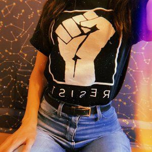 ‘Resist’ activist t-shirt in heavy cotton